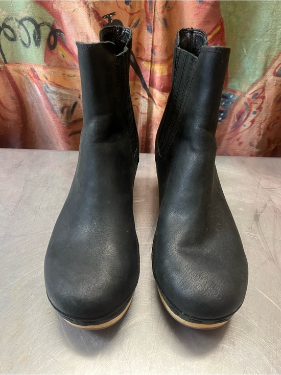 FRYE AND CO. Shoes - FRYE AND CO. Black Leather Chelsea Booties